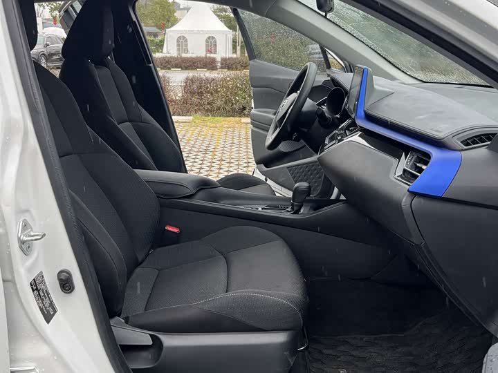 Фото 8 - Toyota Izoa