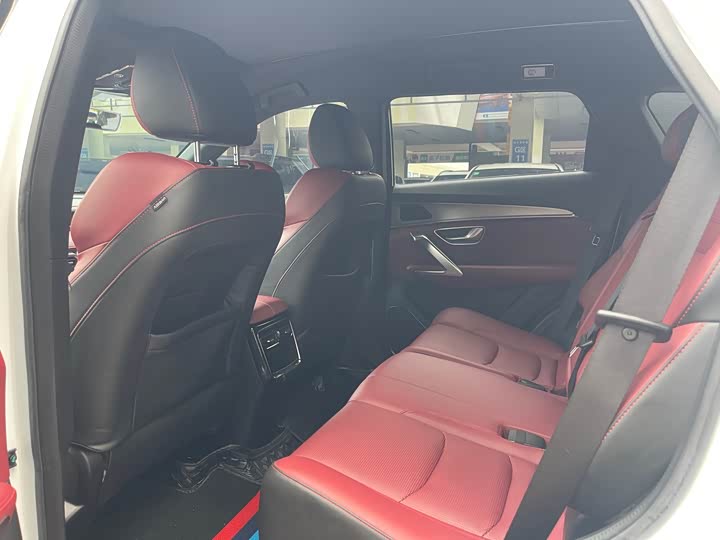 Photo 8 - Jetour X70 Plus