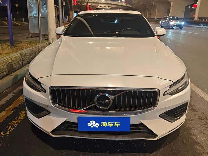 Фото 2 - Volvo S60