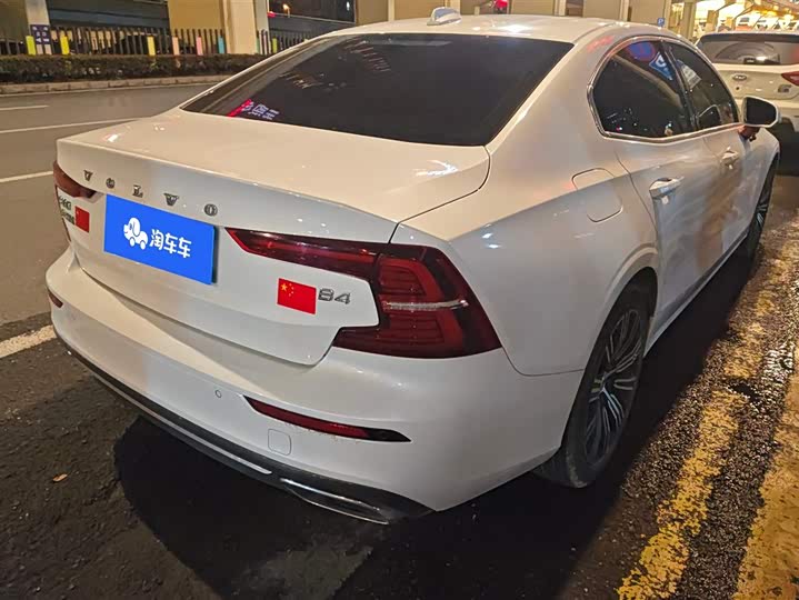 Фото 3 - Volvo S60