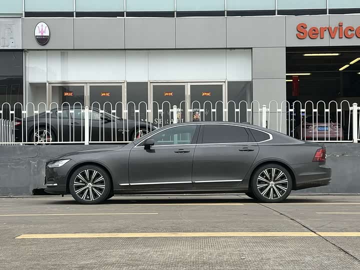 Photo 3 - Volvo S90
