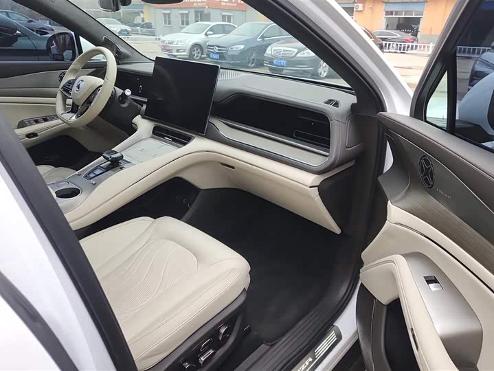 Фото 8 - Denza N7