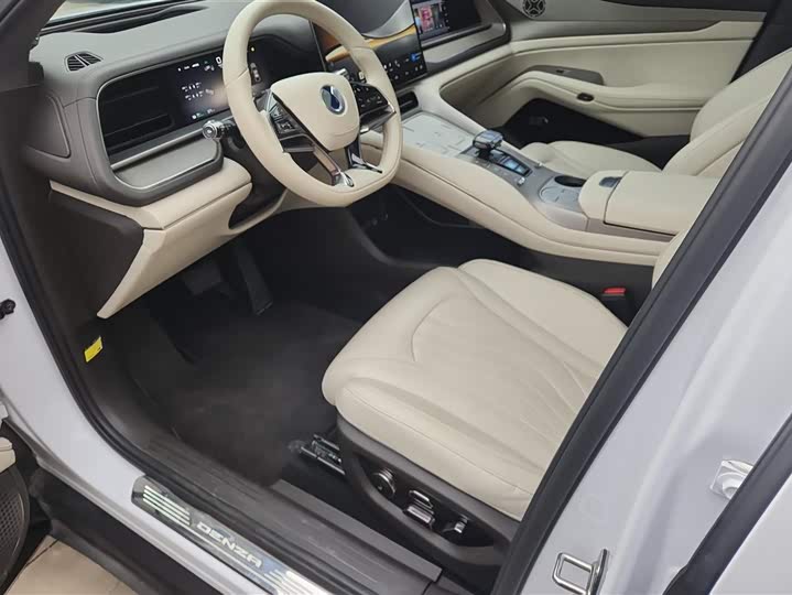 Фото 9 - Denza N7