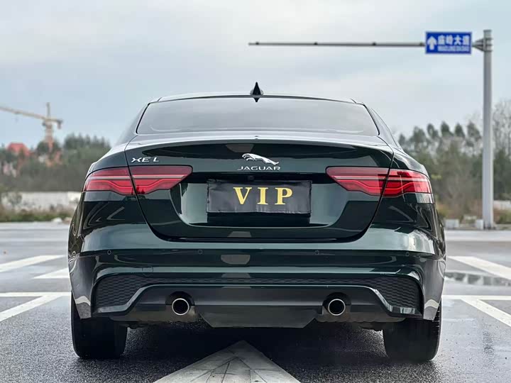 Фото 8 - Jaguar XE L