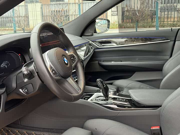 Photo 4 - BMW 6 Series GT
