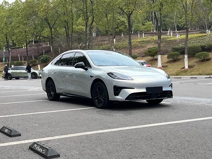 Фото 3 - GAC Aion RT