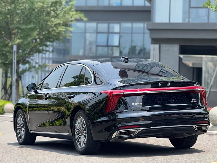 Фото 8 - Hongqi H5