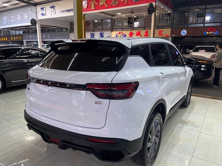 Фото 8 - Geely Coolray