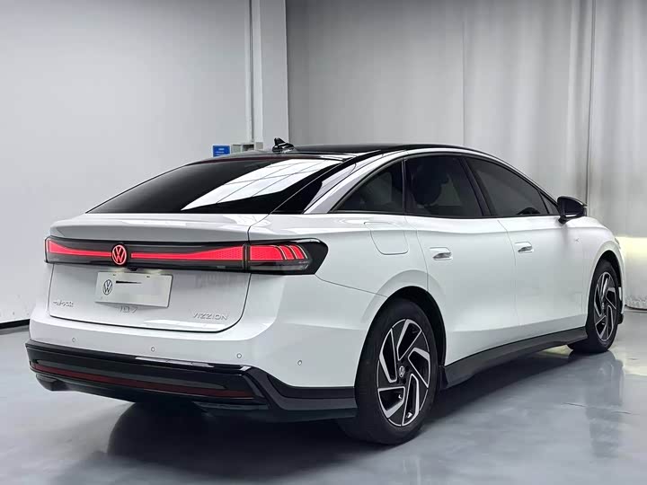Photo 9 - Volkswagen ID.7 Vizzion