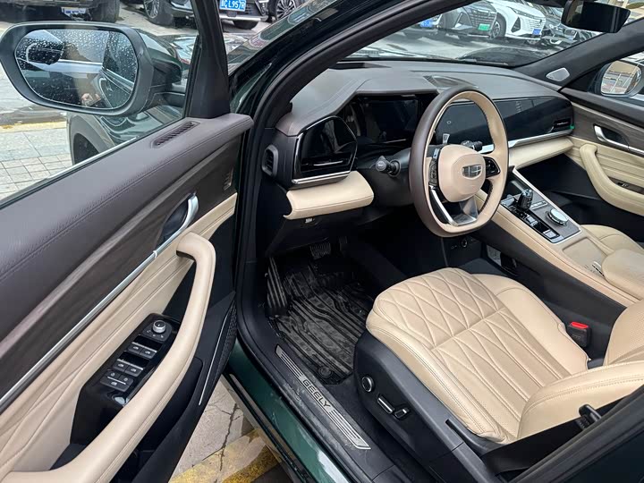 Фото 8 - Geely Monjaro