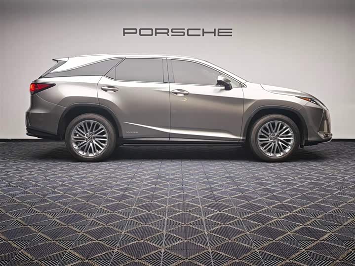 Фото 4 - Lexus RX