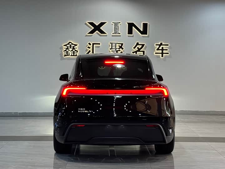 Фото 4 - Tesla Model Y