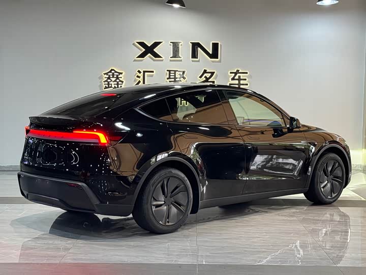 Фото 5 - Tesla Model Y