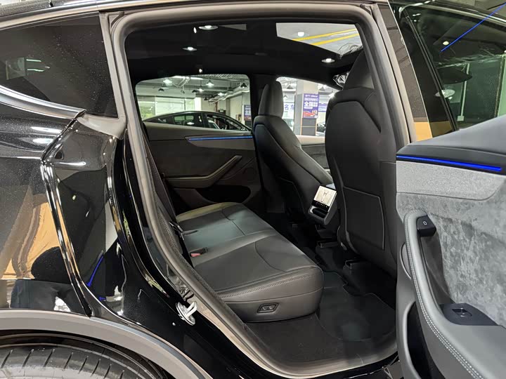 Фото 8 - Tesla Model Y