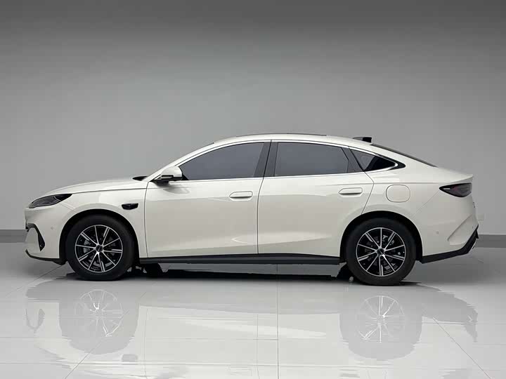 Photo 8 - BYD Seal 06 Hybrid/EV