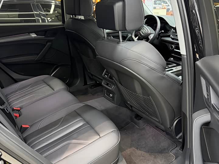 Фото 6 - Audi Q5L