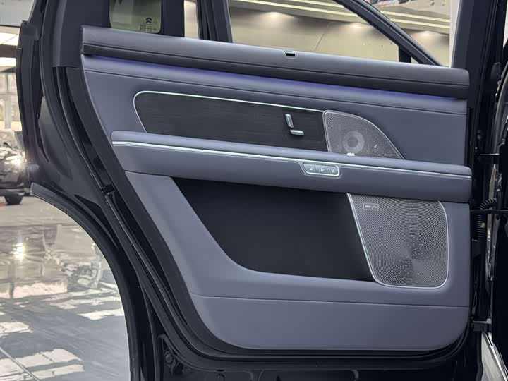 Фото 7 - Nio ES8