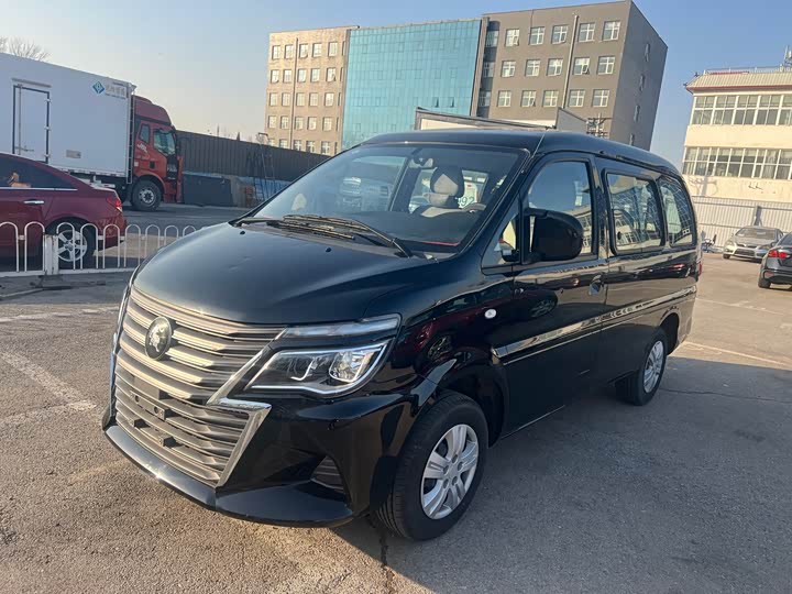 Photo 1 - Dongfeng Forthing Lingzhi M5