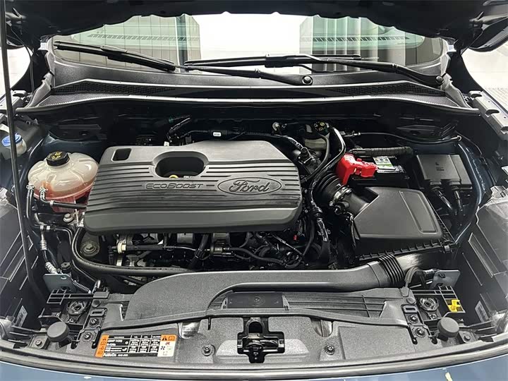 Фото 8 - Ford Escape