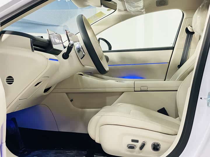 Фото 7 - Voyah Passion L