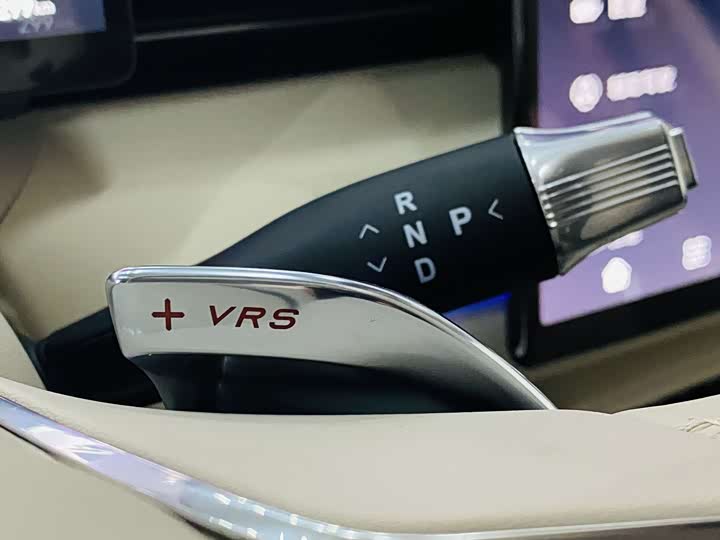 Фото 8 - Voyah Passion L