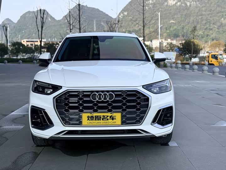 Фото 2 - Audi Q5L