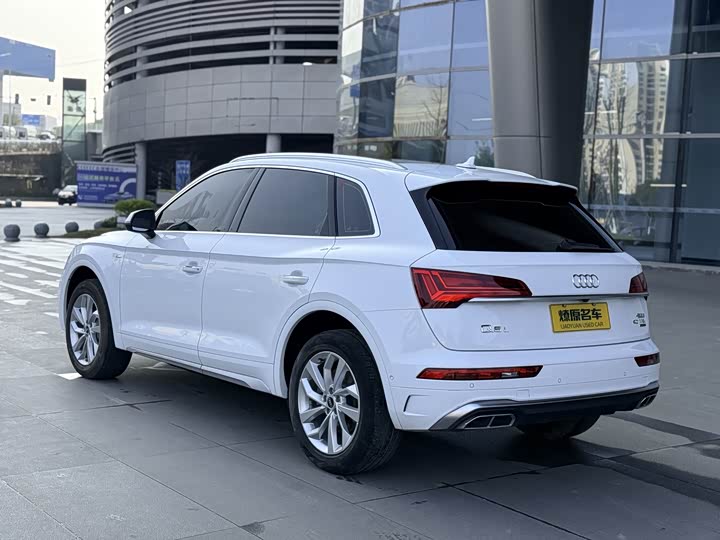 Фото 5 - Audi Q5L
