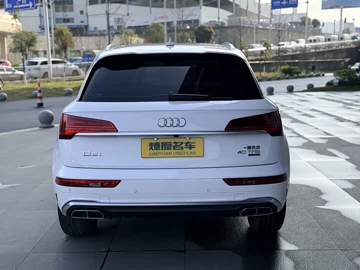 Фото 6 - Audi Q5L