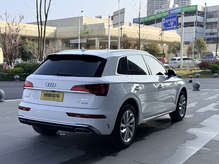 Фото 7 - Audi Q5L