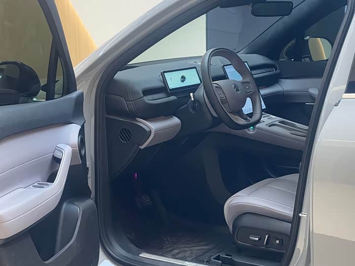 Фото 8 - Nio EC6