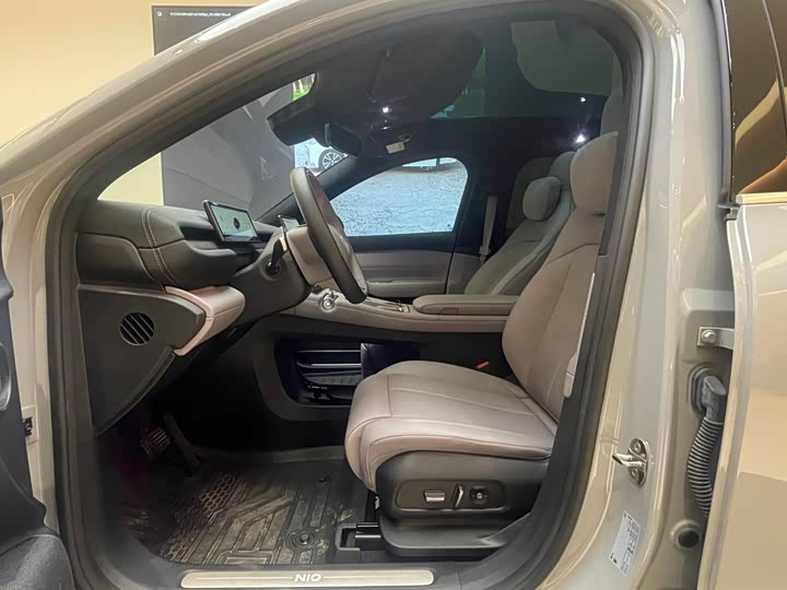 Фото 9 - Nio EC6