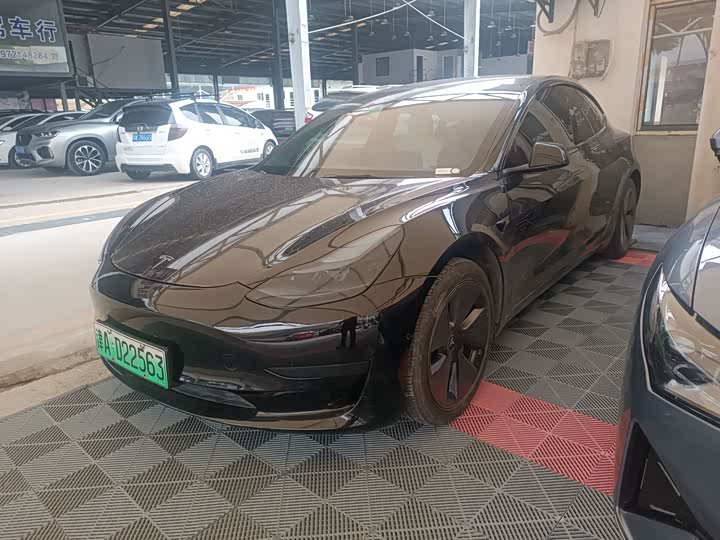 Фото 1 - Tesla Model 3