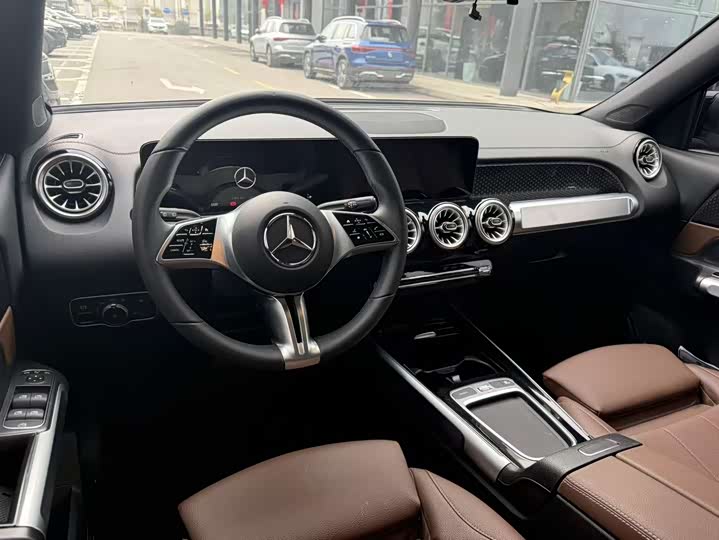 Фото 7 - Mercedes-Benz GLB-Class