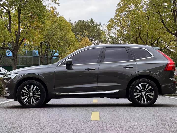 Фото 8 - Volvo XC60