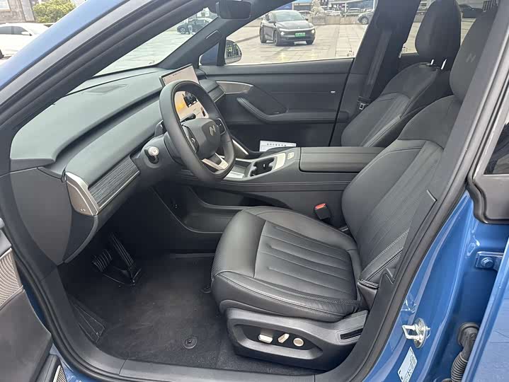 Фото 8 - Nio Onvo L60