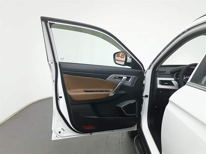 Фото 8 - Geely Atlas