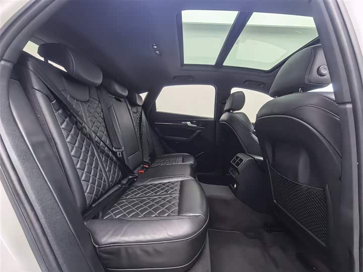 Фото 8 - Audi Q5L Sportback