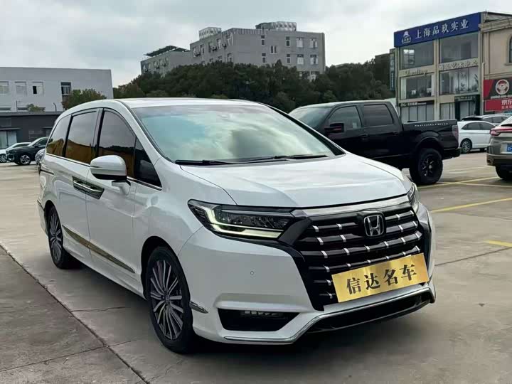 Фото 3 - Honda Elysion