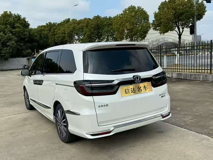Фото 9 - Honda Elysion