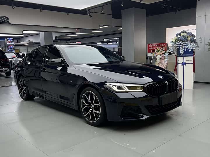 Photo 3 - BMW 5 Series