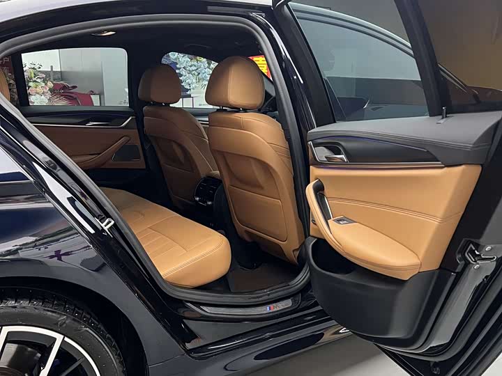 Photo 6 - BMW 5 Series