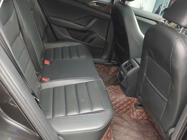 Фото 9 - Volkswagen Tharu