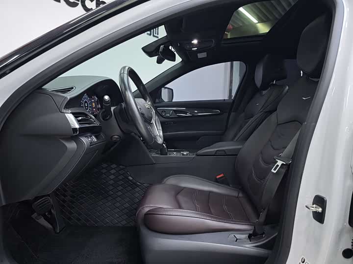 Фото 8 - Cadillac CT6