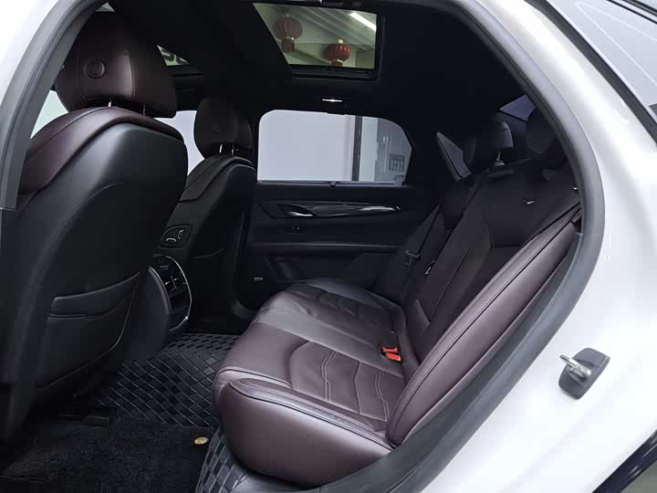 Фото 9 - Cadillac CT6