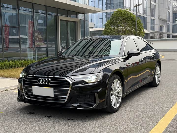 Фото 1 - Audi A6L