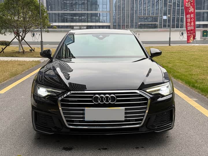 Фото 2 - Audi A6L