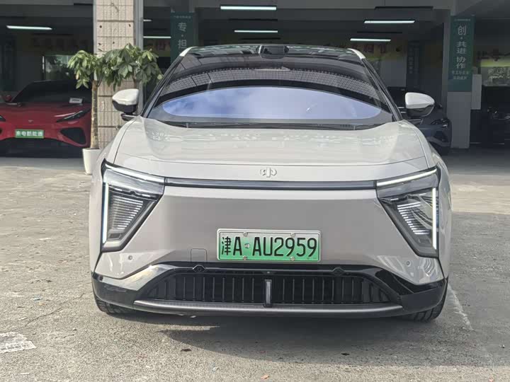 Фото 2 - HiPhi Y