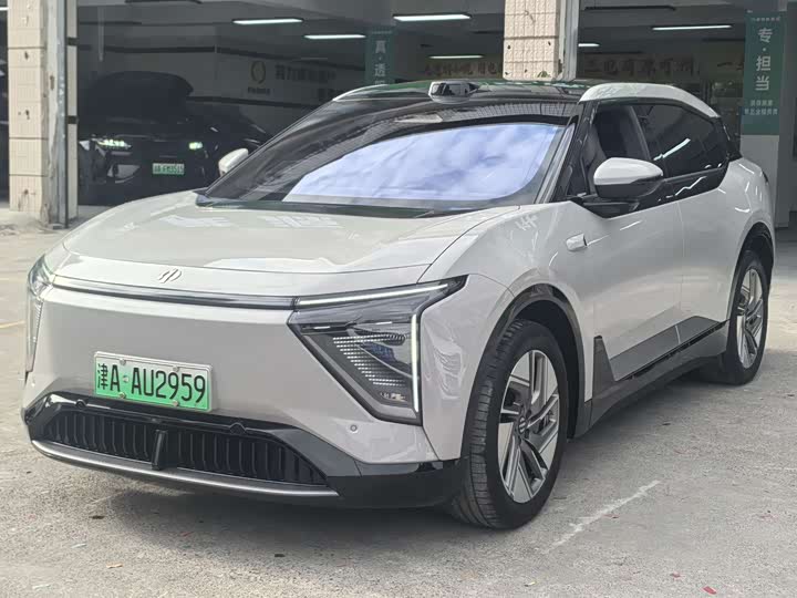 Фото 3 - HiPhi Y