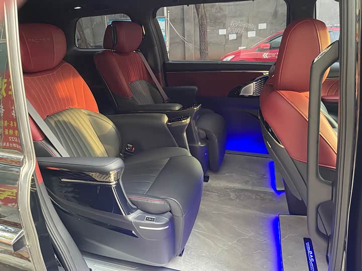 Photo 5 - GAC Trumpchi M8