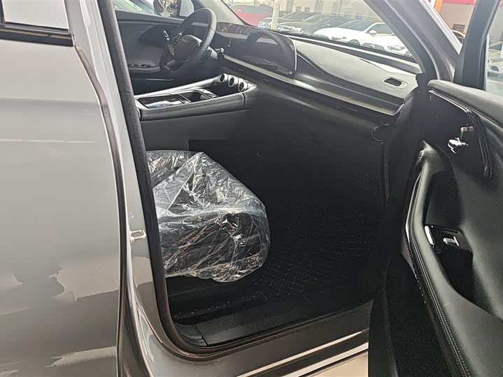 Фото 8 - Exeed RX C-DM Hybrid